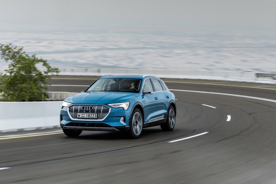  Audi e-tron 55 Quattro 2019 года  (WW) (фото 152 из 452)